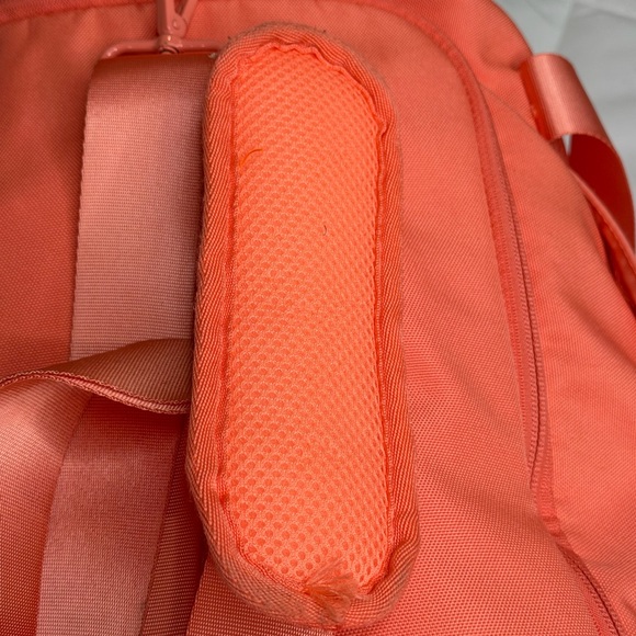 Gymshark Gym Bag Small Duffel Travel Essentials Logo Everyday Solstice Orange - Picture 3 of 16